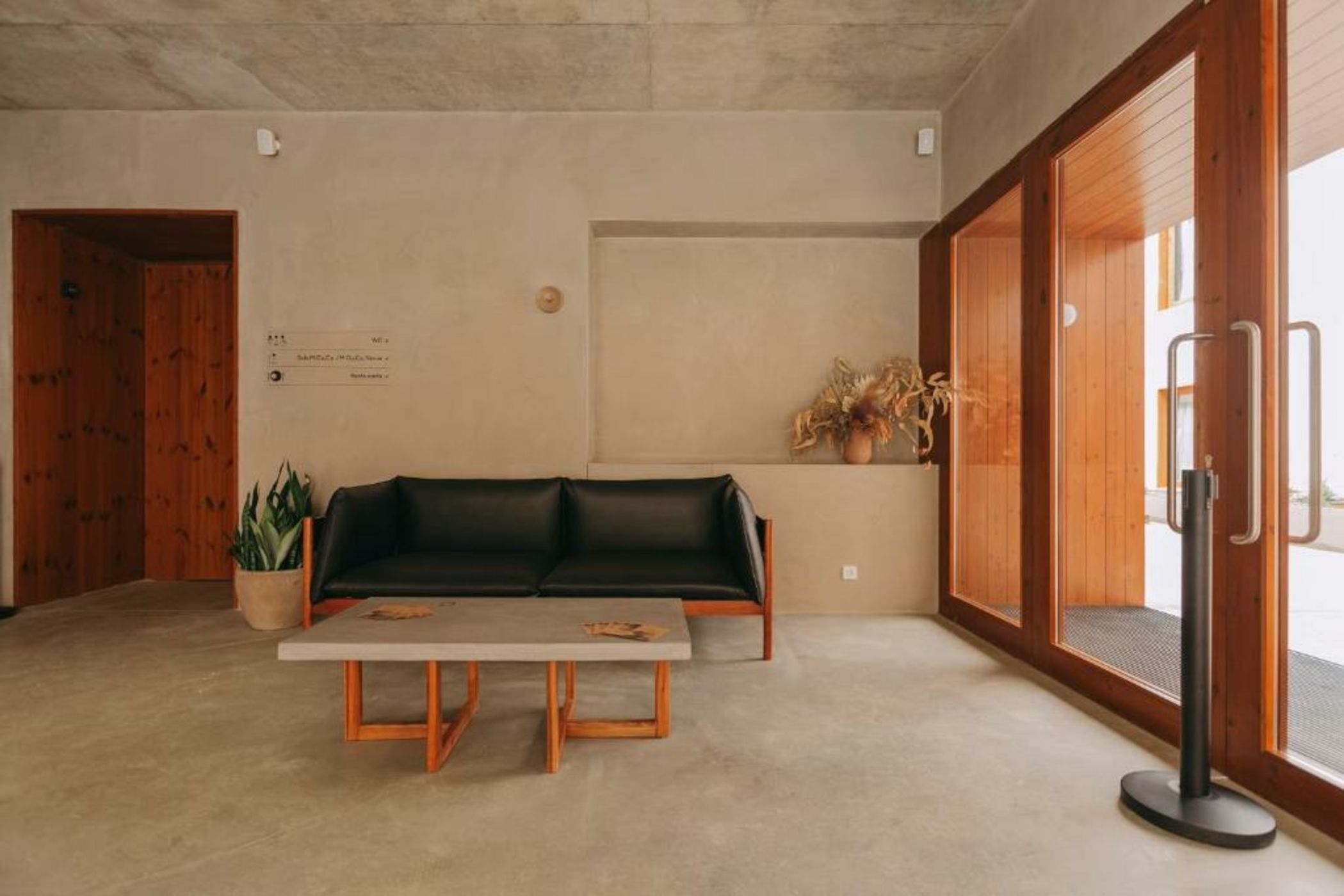 Mouco Hotel - Stay, Listen & Play