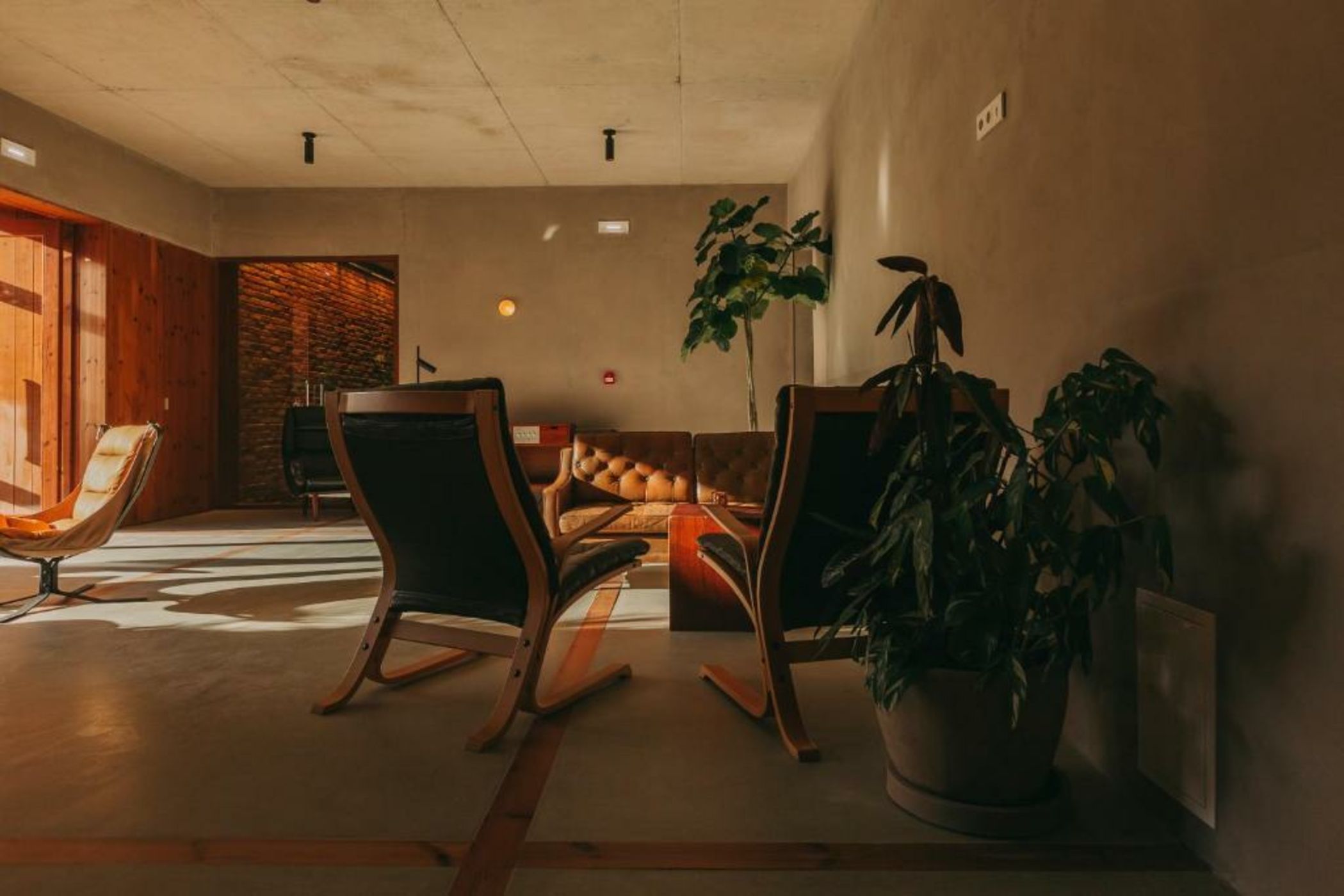 Mouco Hotel - Stay, Listen & Play