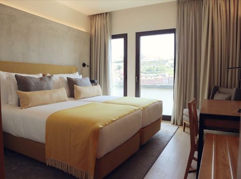 NEYA Porto Hotel