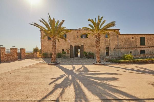 Hotel Rural Es Riquers