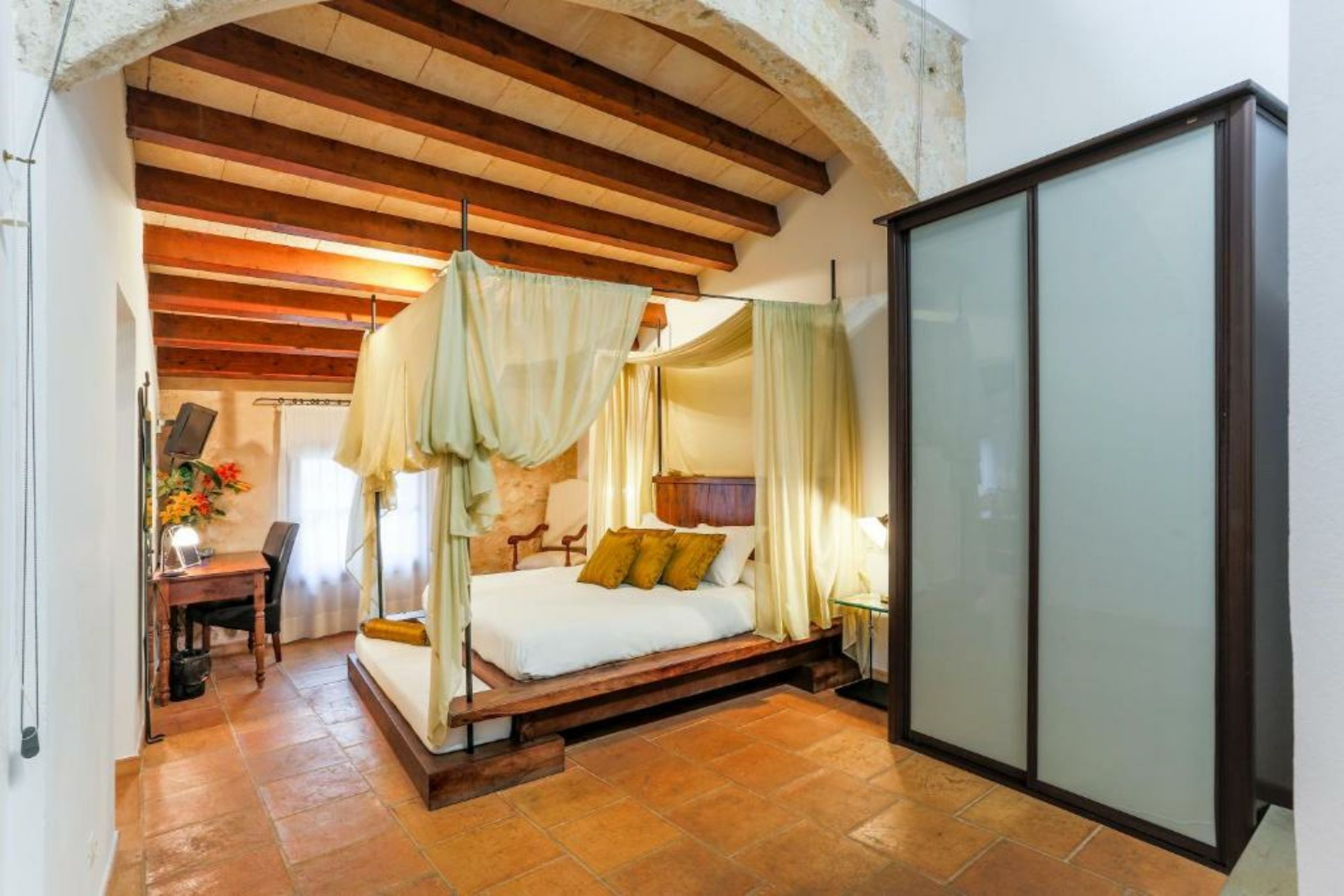 Can Joan Capo - Adults Only