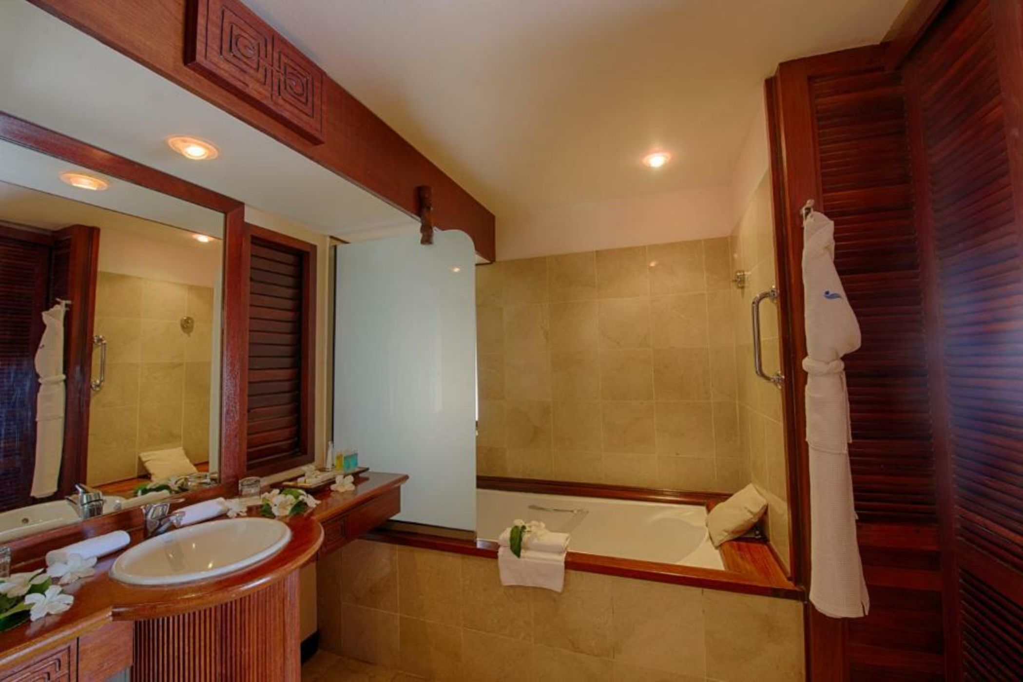 Manava Beach Resort & Spa Moorea