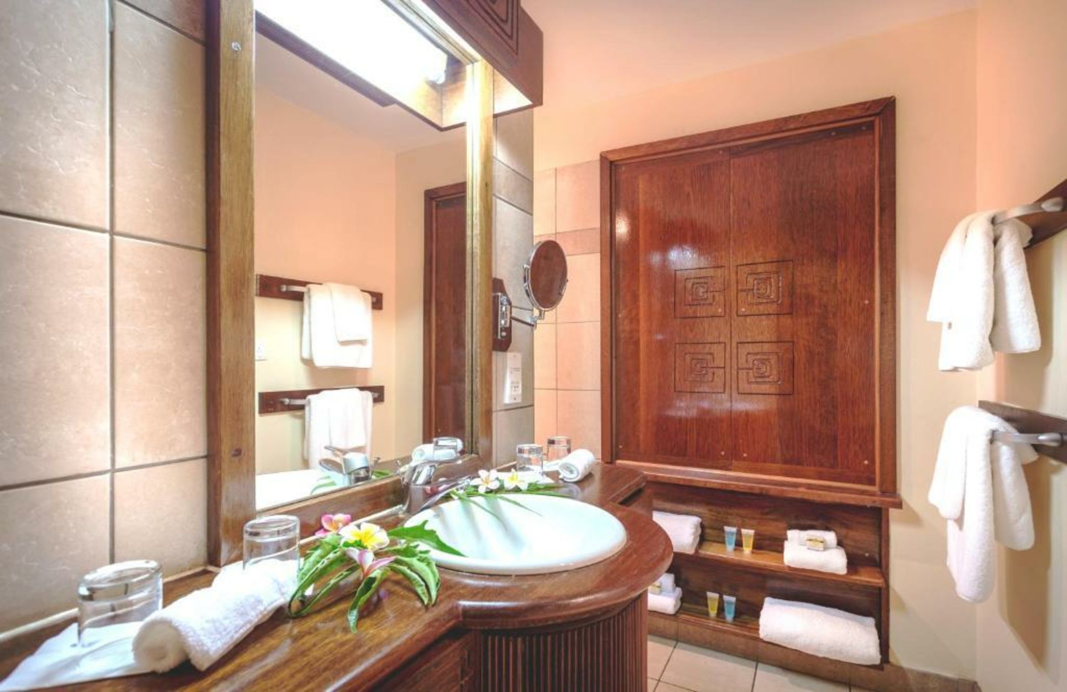 Manava Beach Resort & Spa Moorea