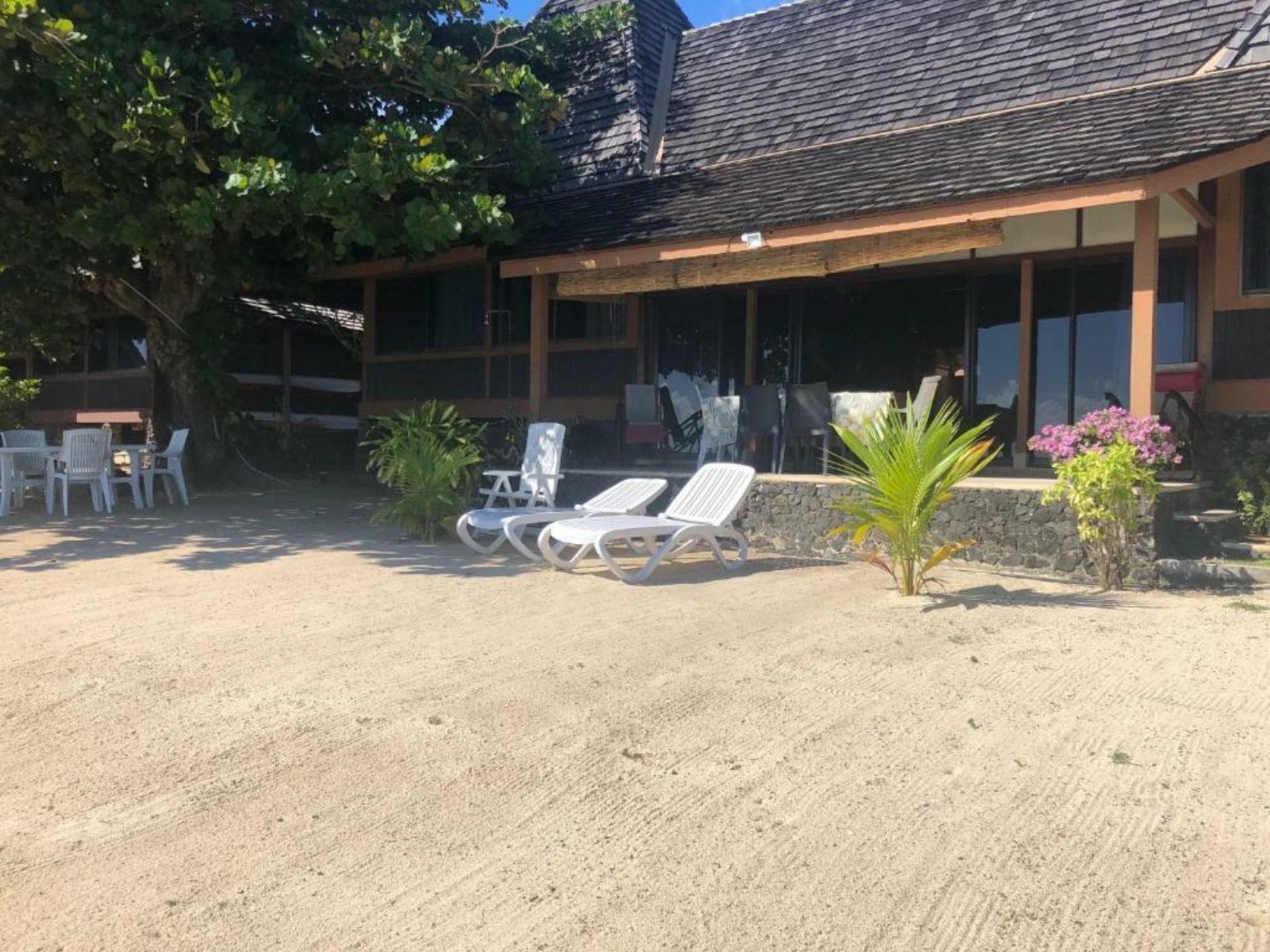 Chez Jay Moorea Beach House
