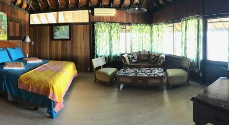 Chez Jay Moorea Beach House