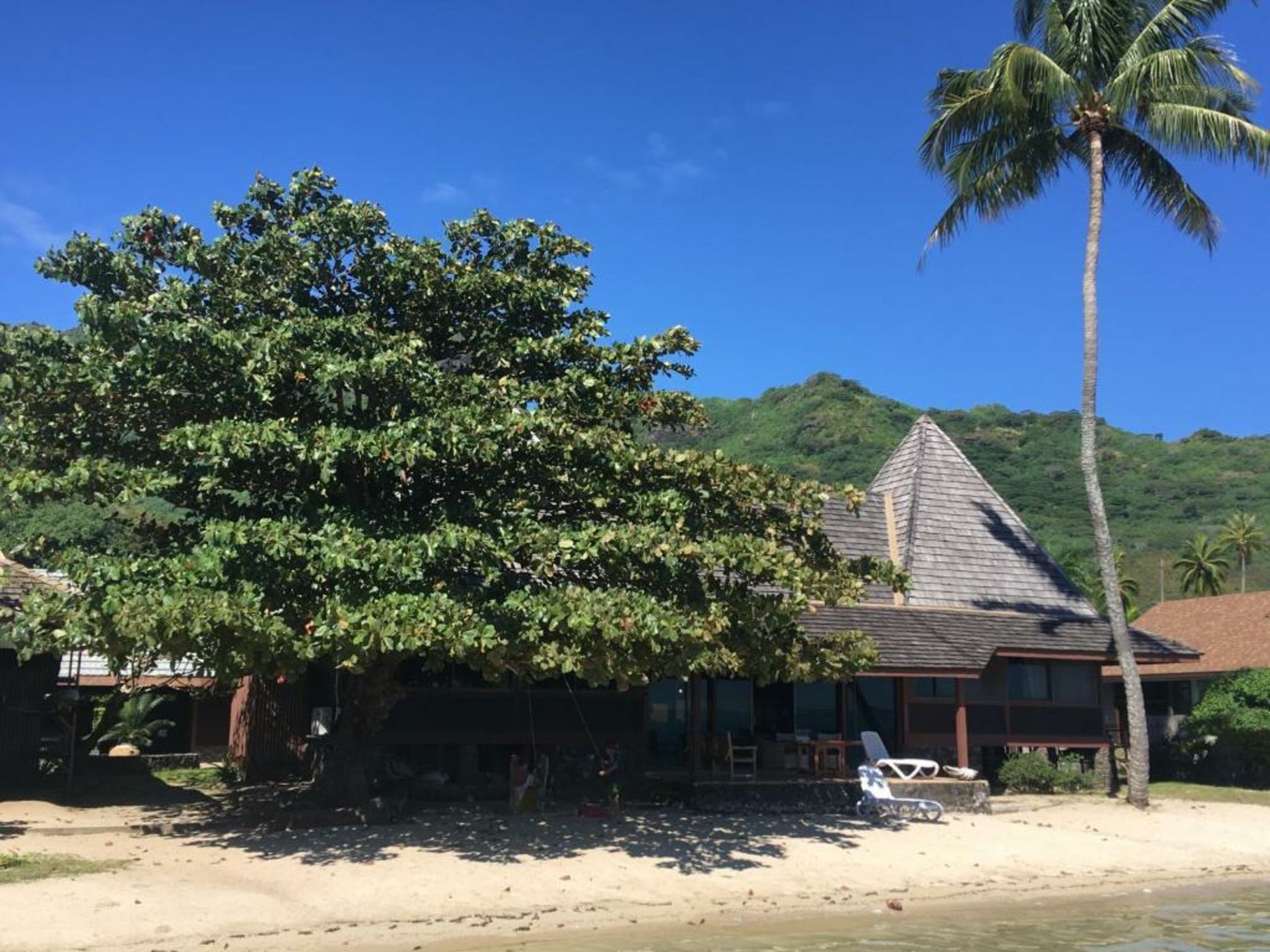 Chez Jay Moorea Beach House