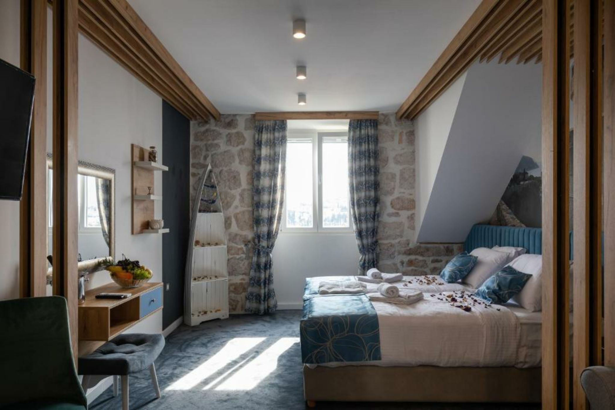 Apartments and Rooms Villa Naida