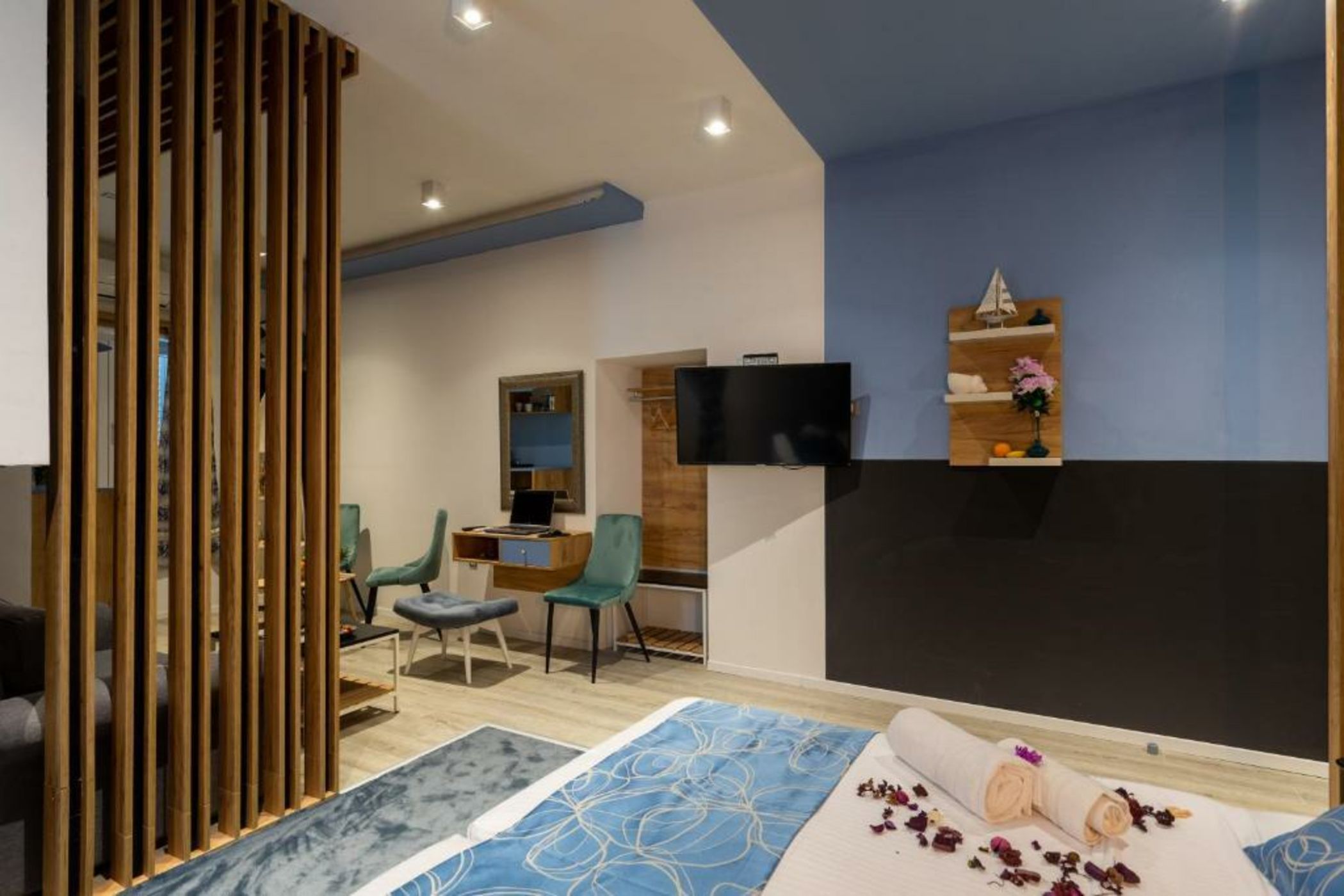 Apartments and Rooms Villa Naida