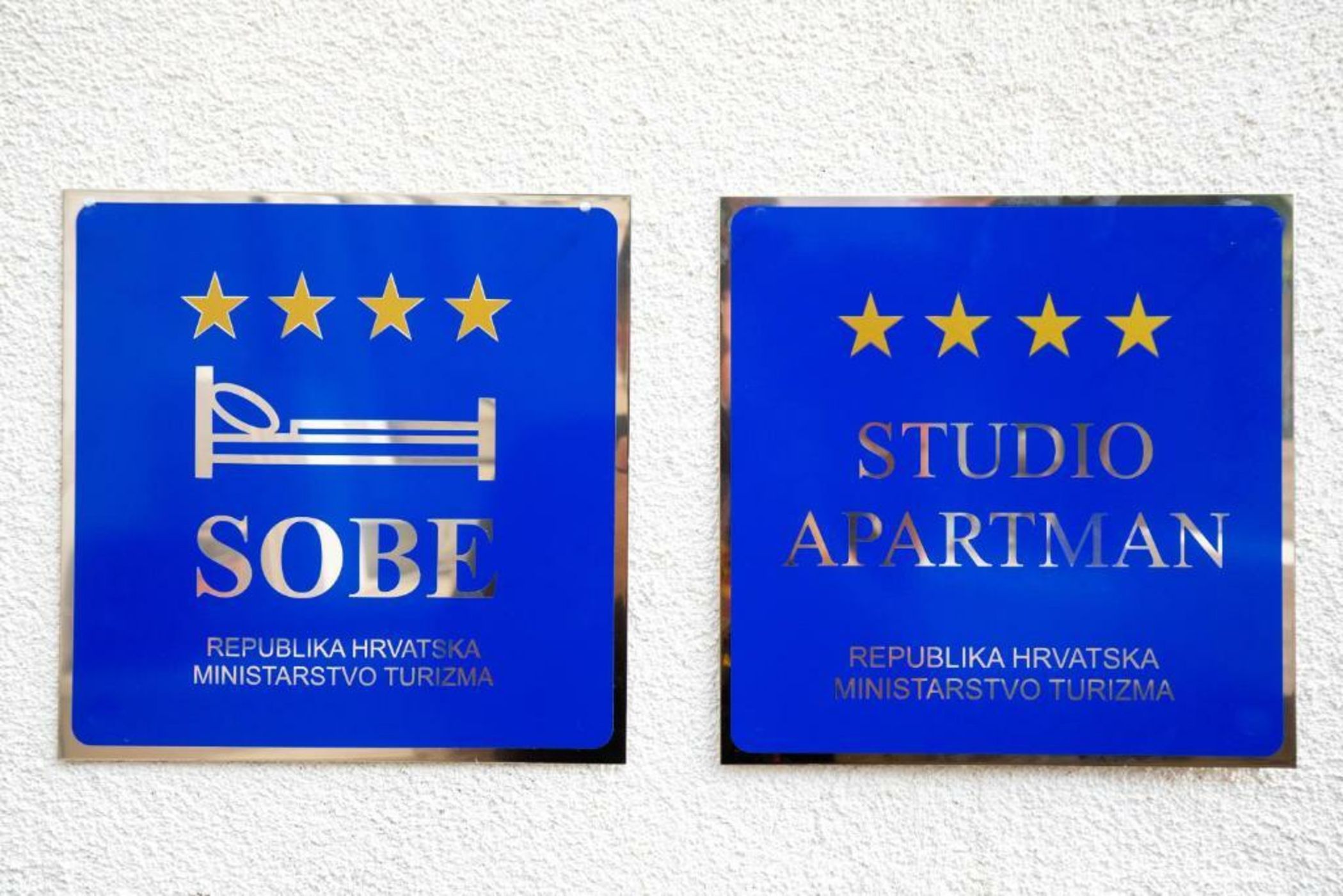 Apartments and Rooms Villa Naida