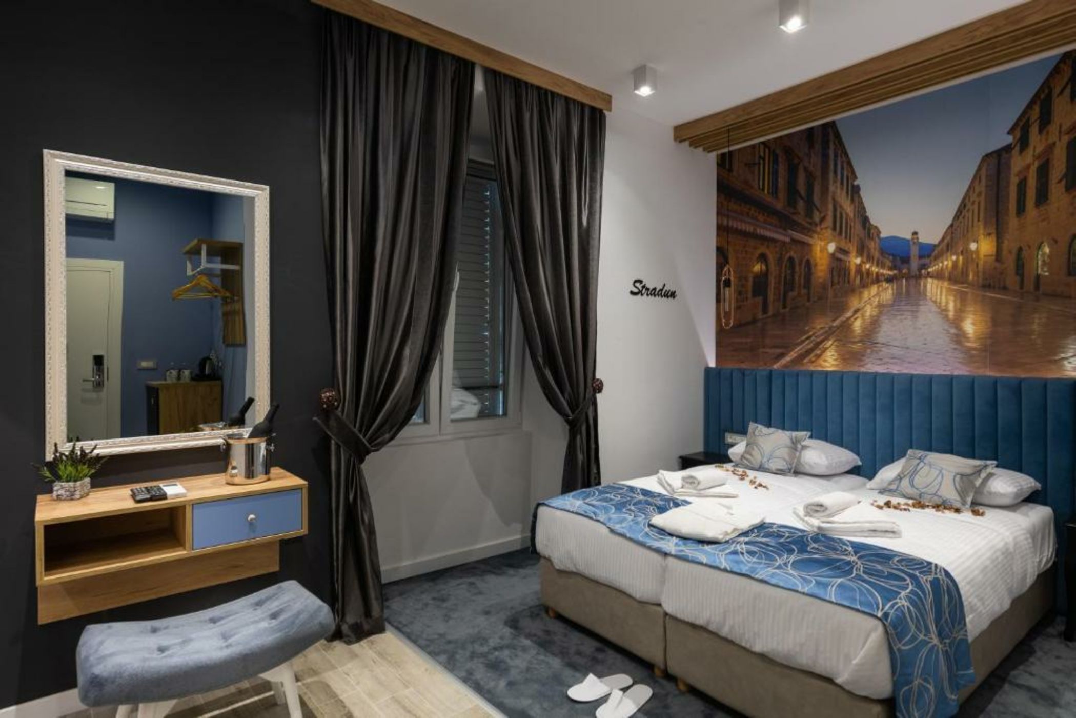 Apartments and Rooms Villa Naida