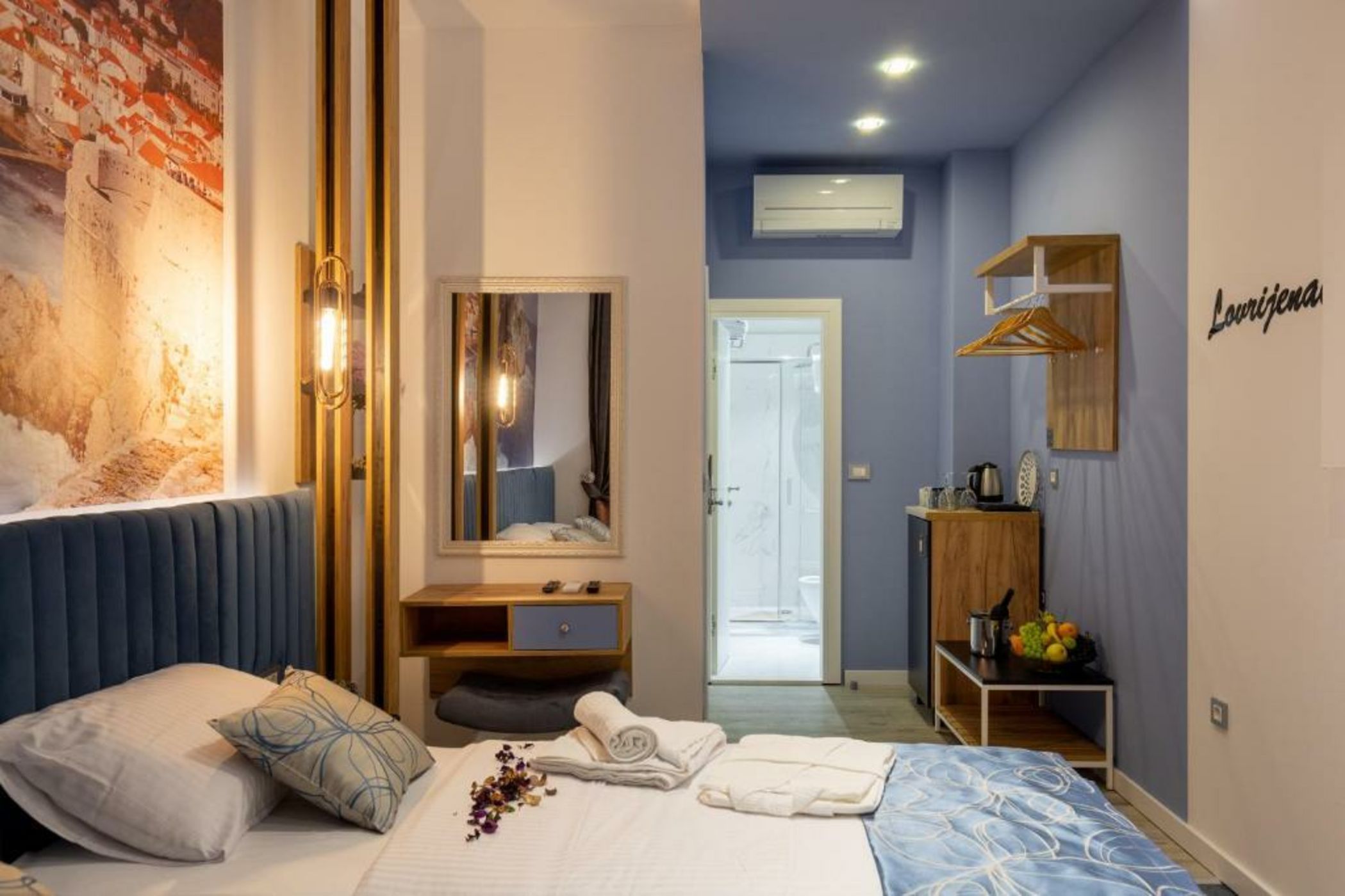 Apartments and Rooms Villa Naida