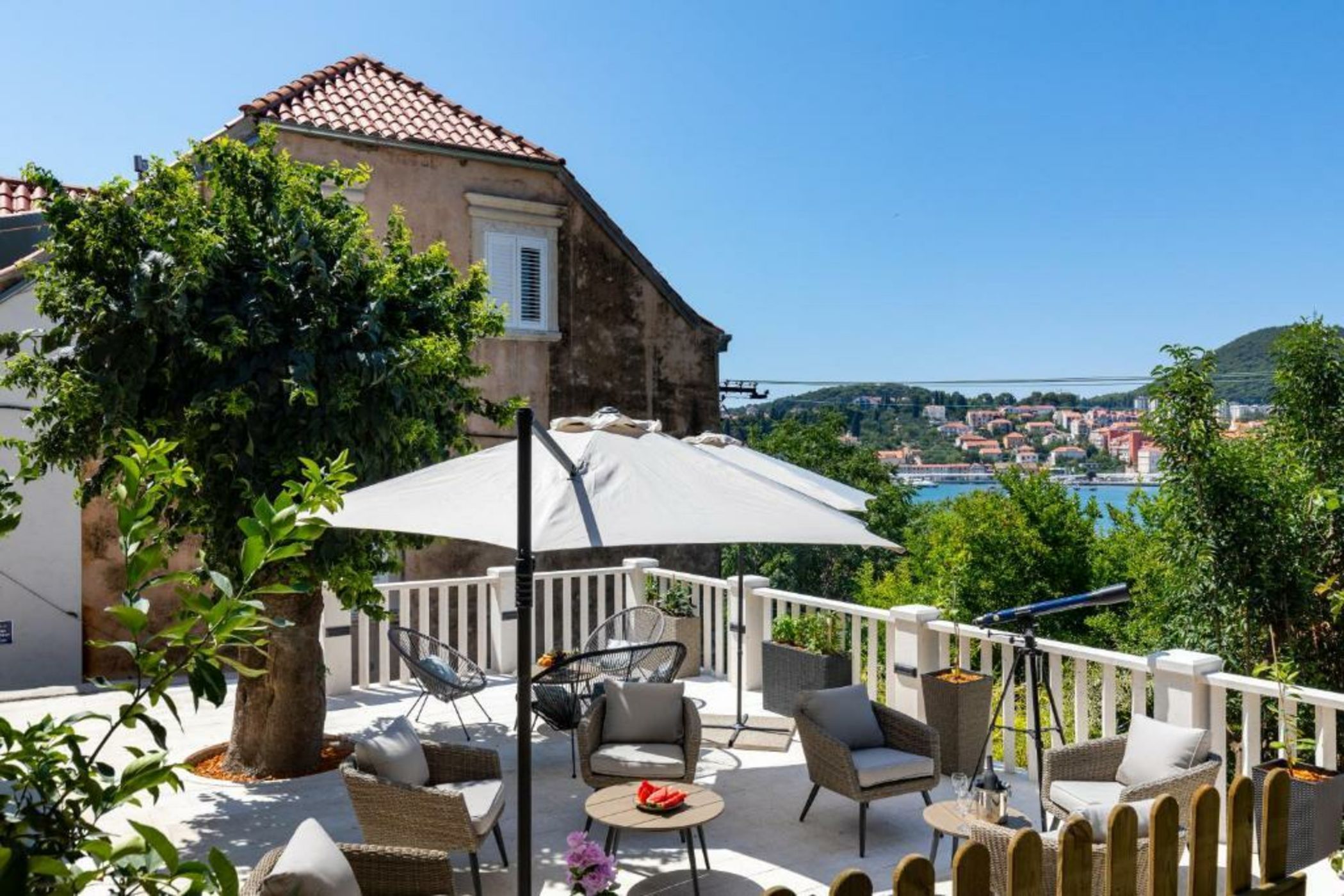 Apartments and Rooms Villa Naida