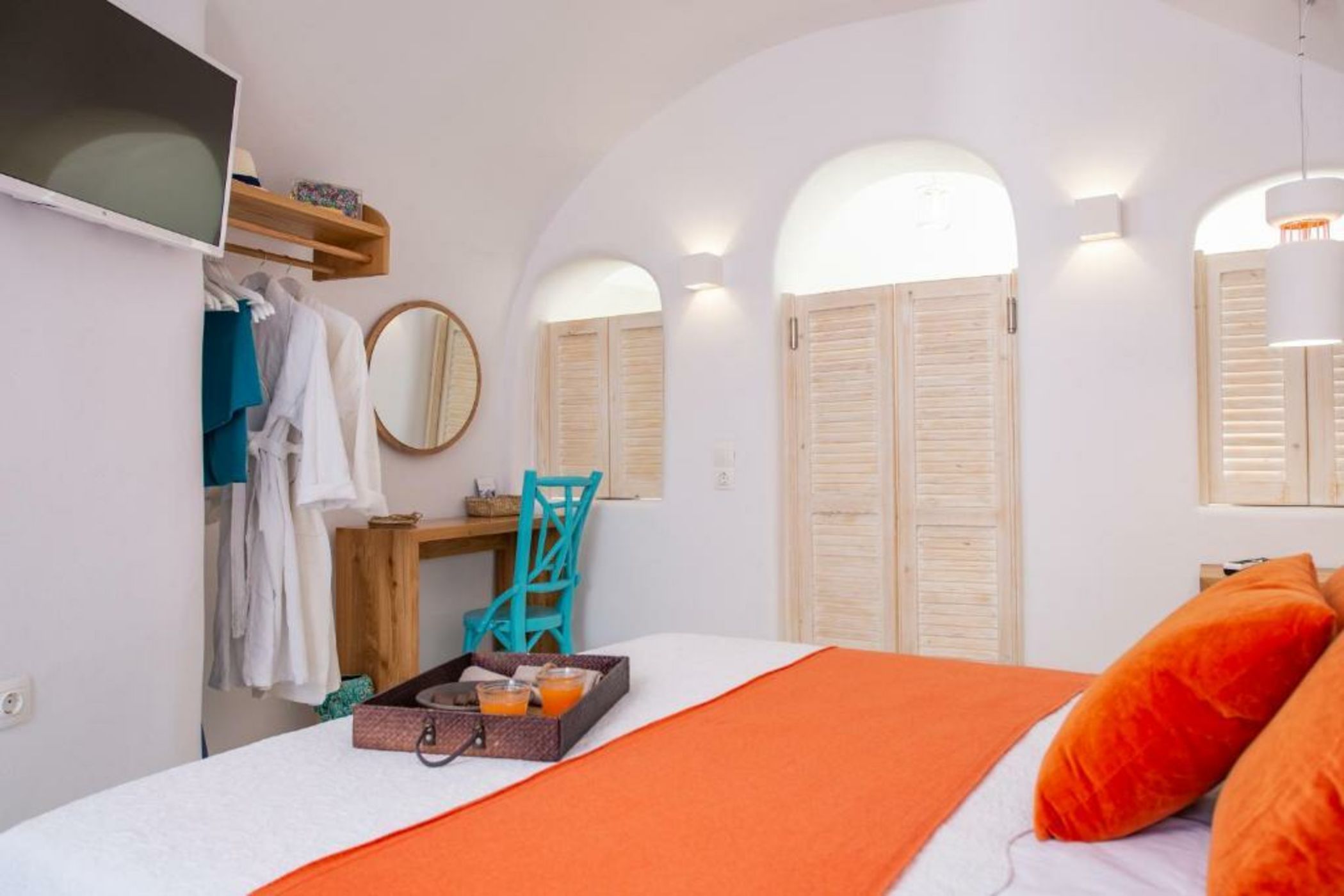 1906 White Cave Studio