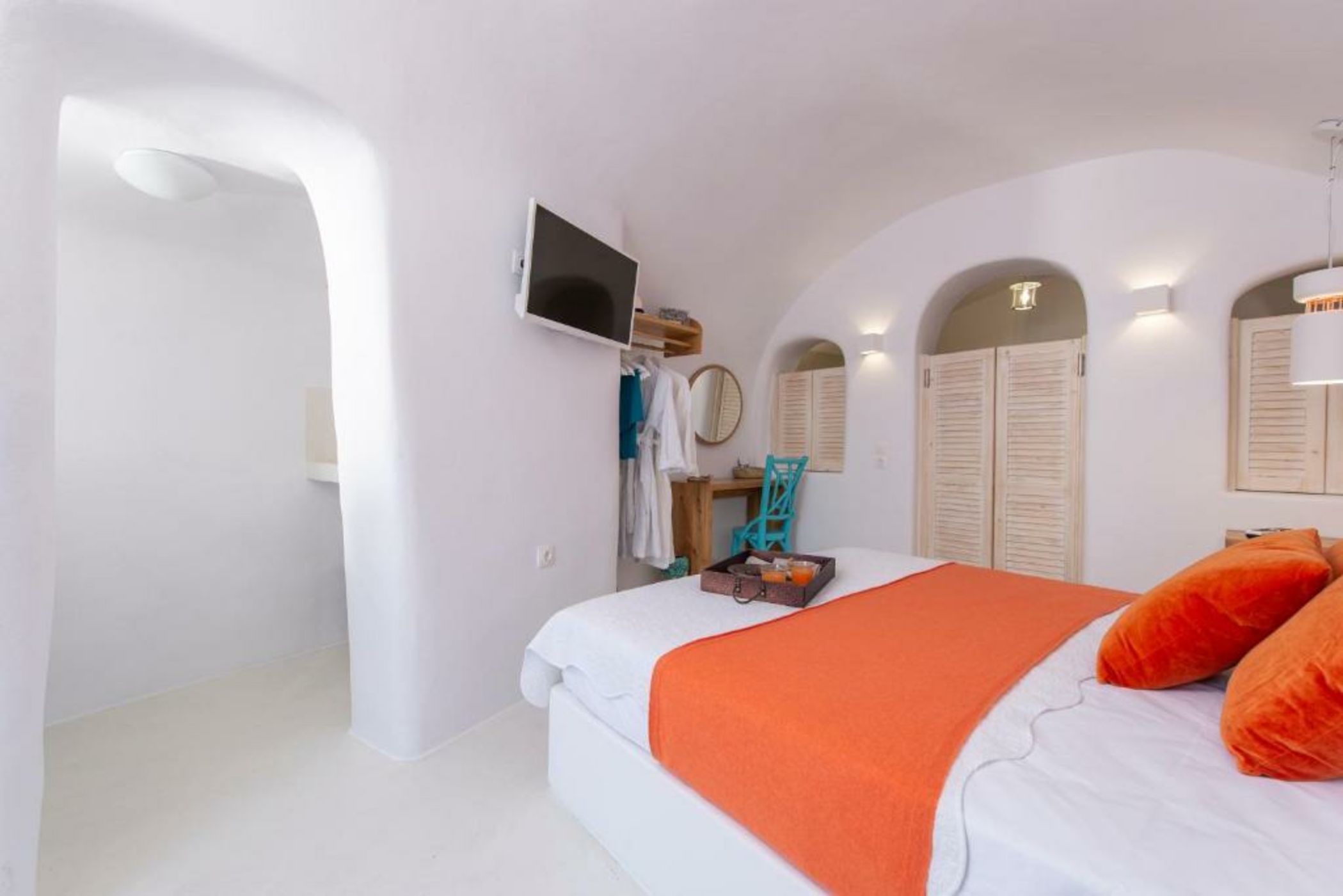 1906 White Cave Studio