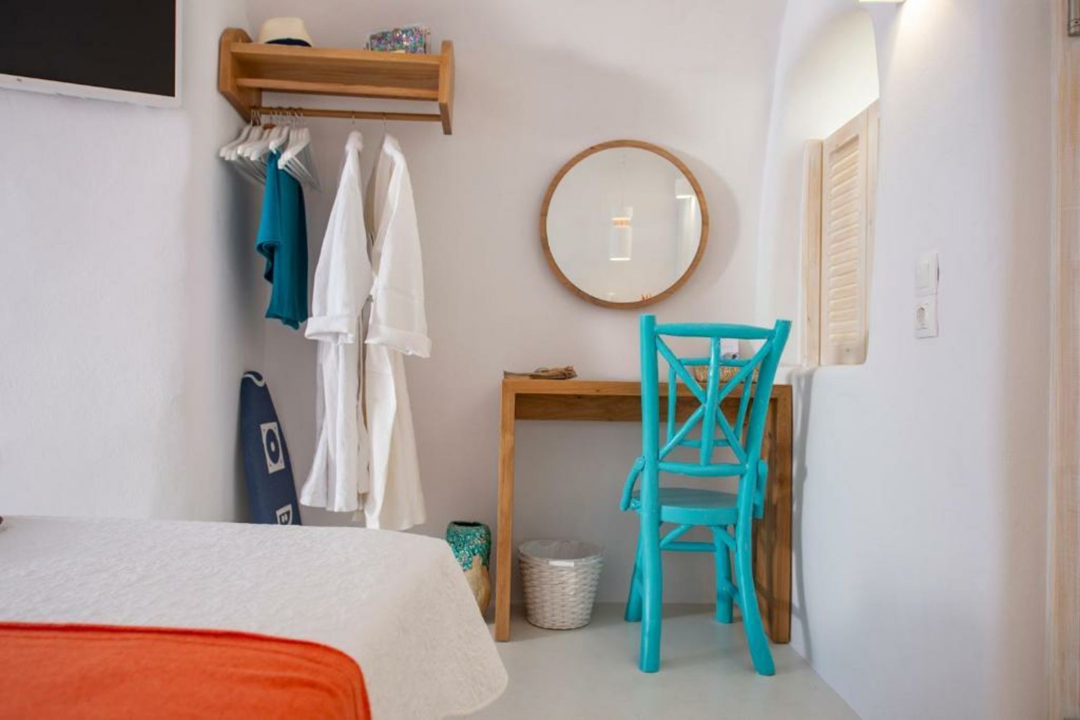 1906 White Cave Studio