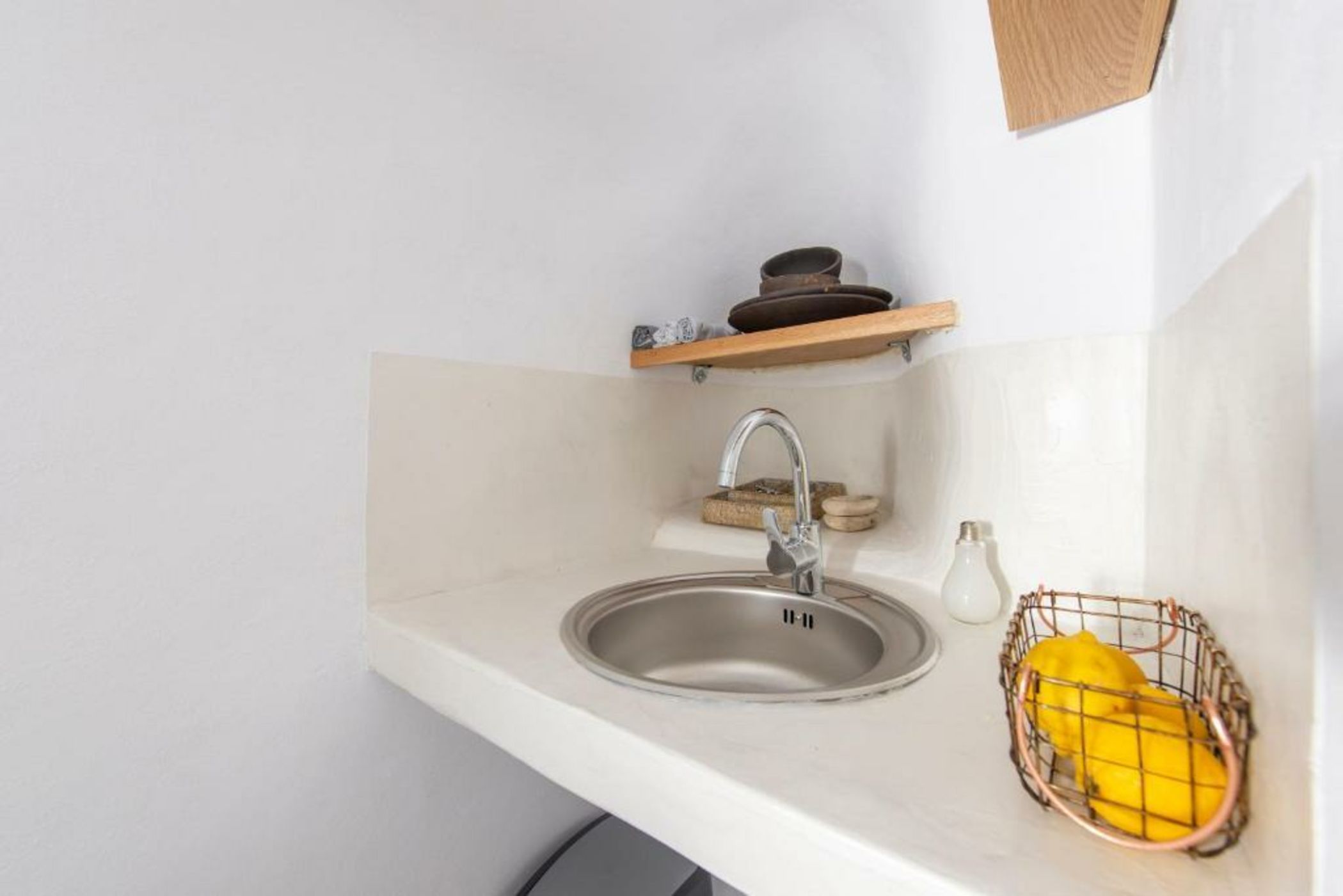 1906 White Cave Studio