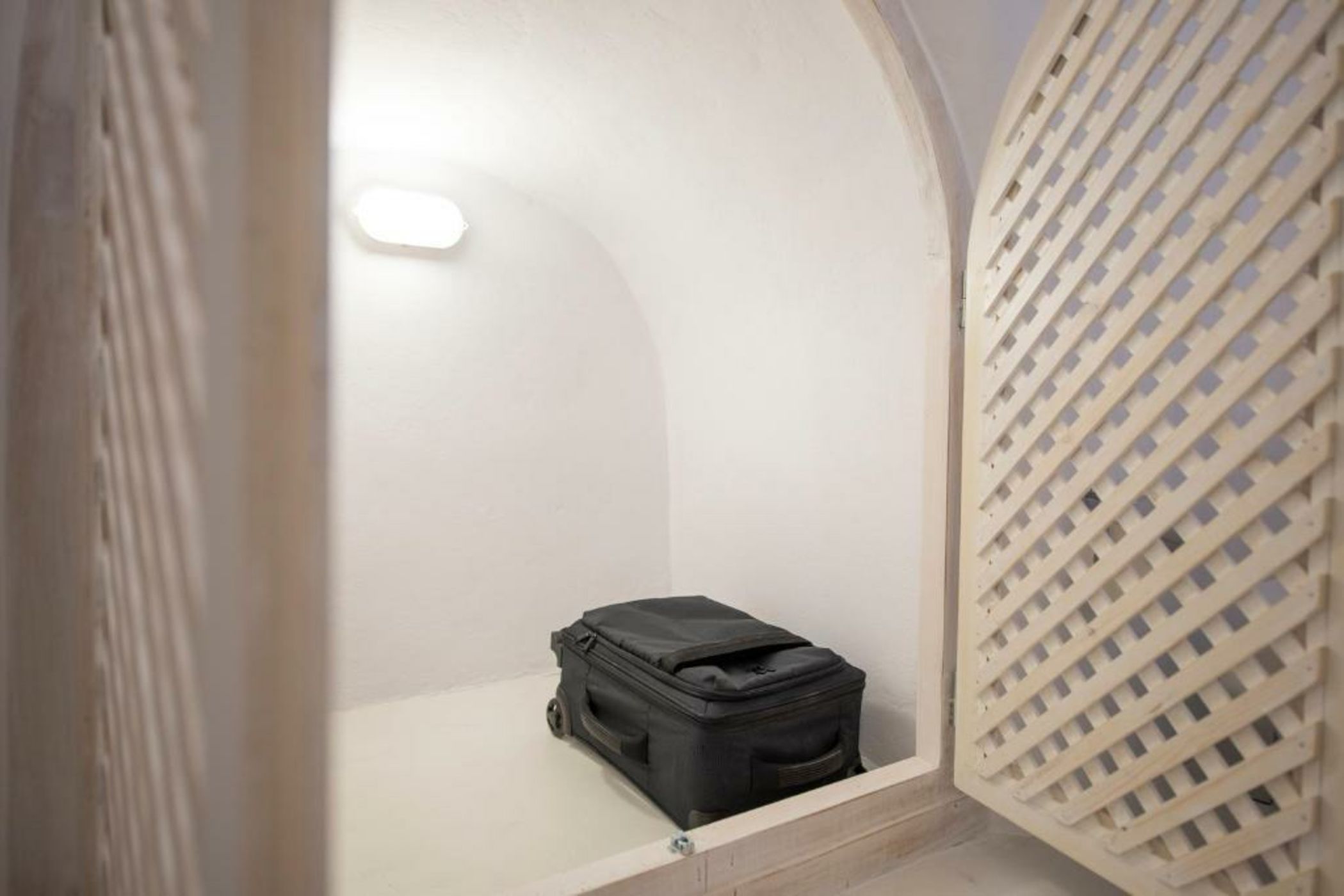 1906 White Cave Studio