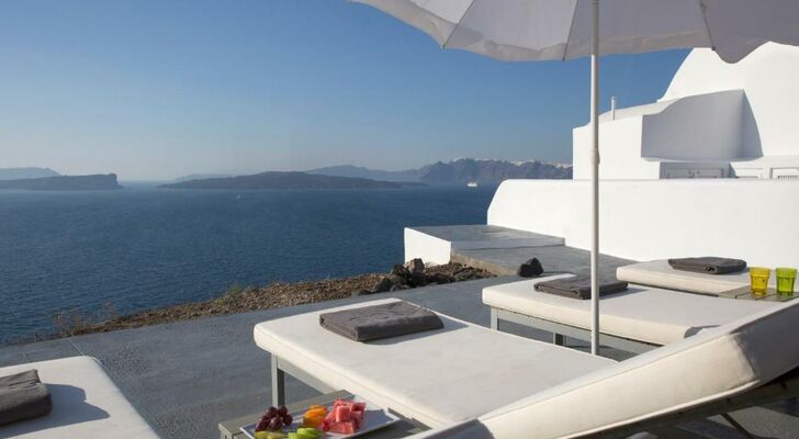 20 Hotel Rooms with Balcony or Private Terrace in Santoríni