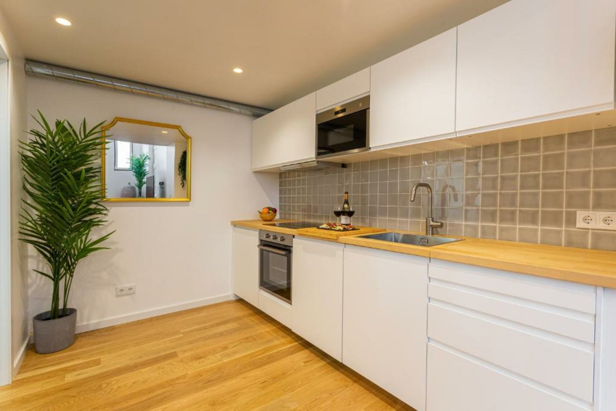 Bairro Alto Bronze of Art Apartments