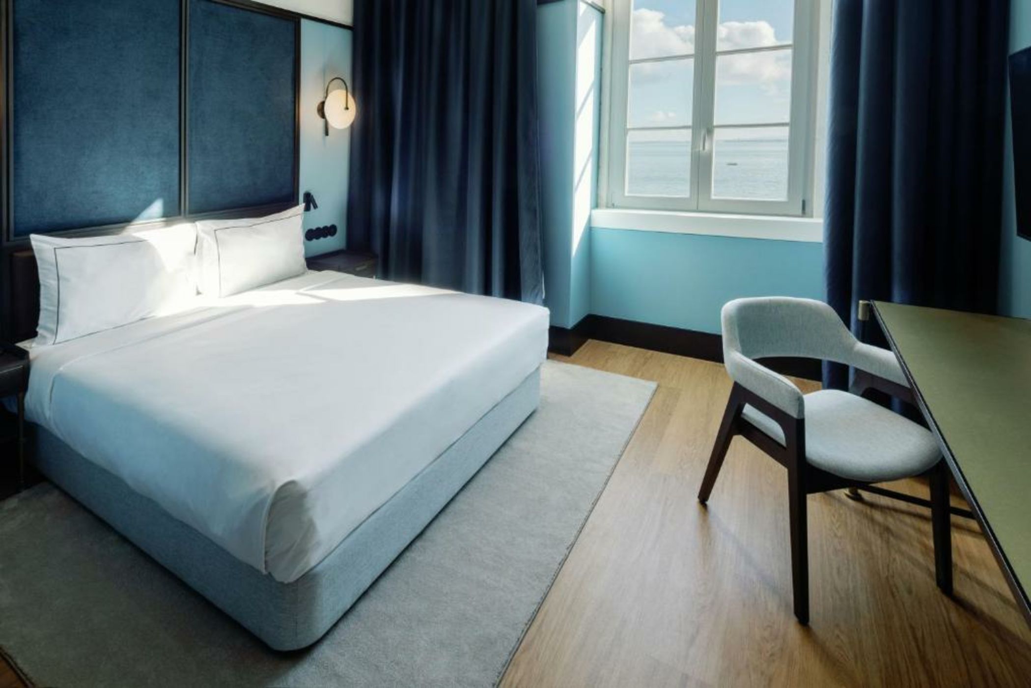 The Editory Riverside Santa Apolónia Hotel