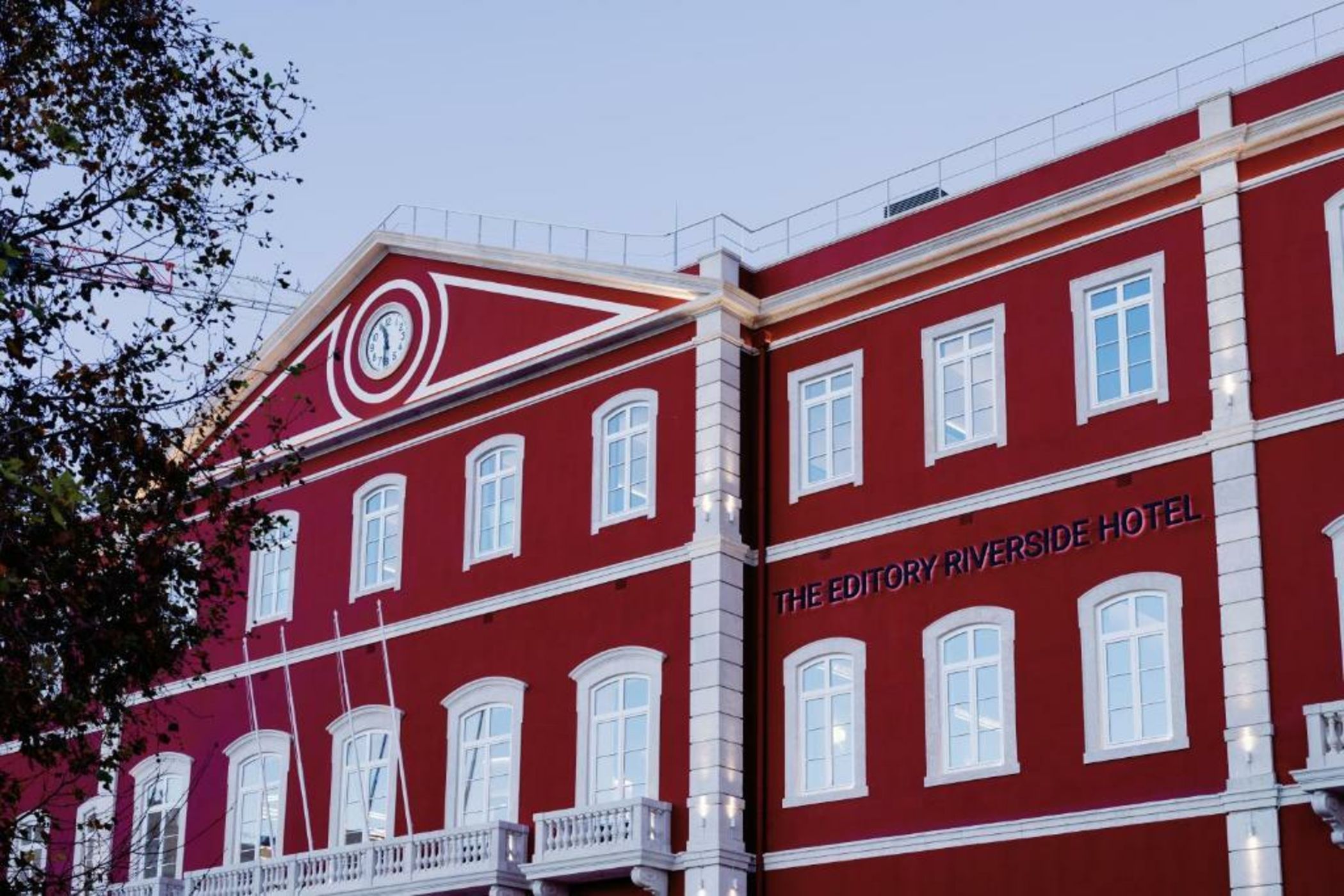 The Editory Riverside Santa Apolónia Hotel