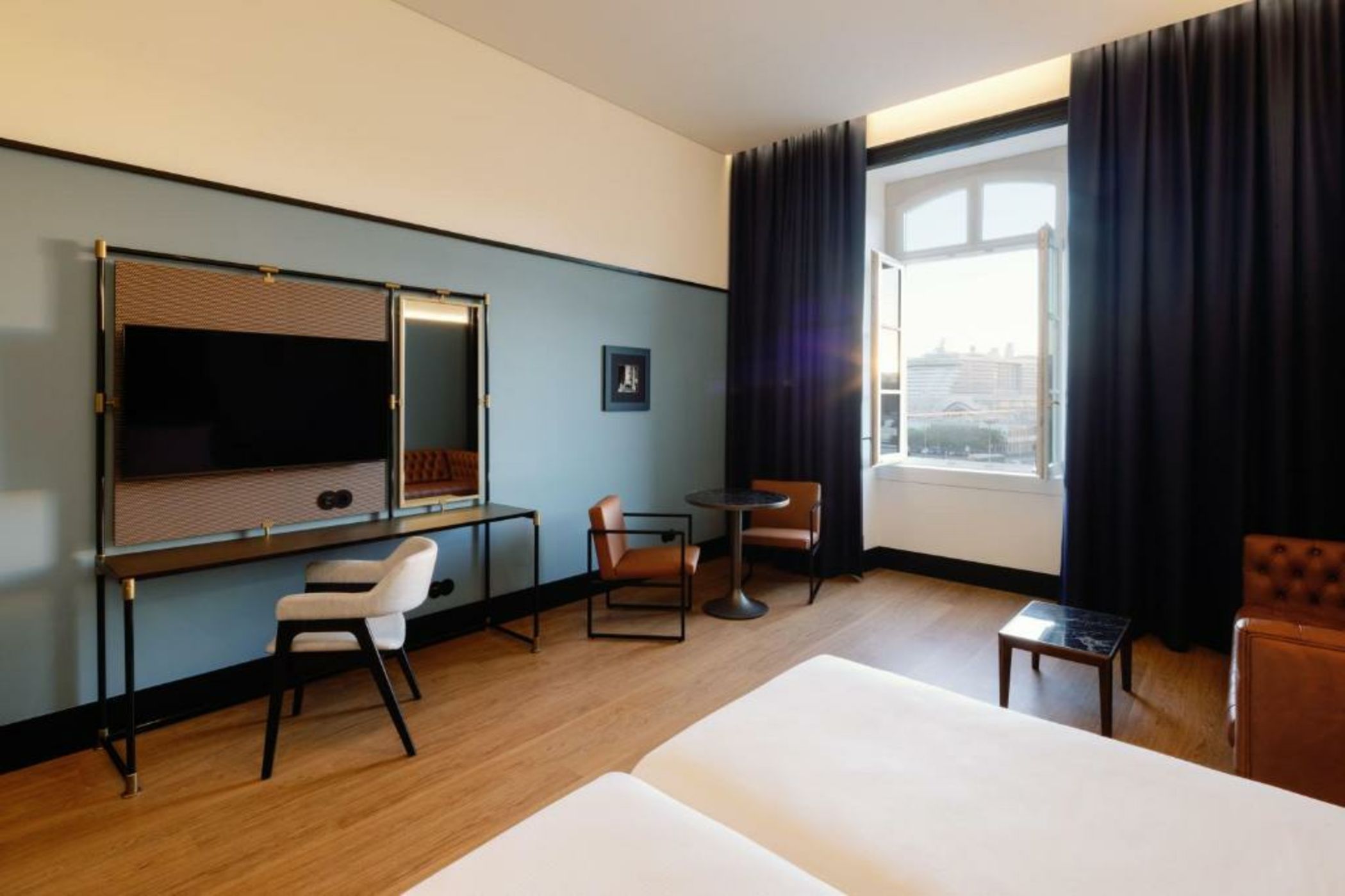 The Editory Riverside Santa Apolónia Hotel