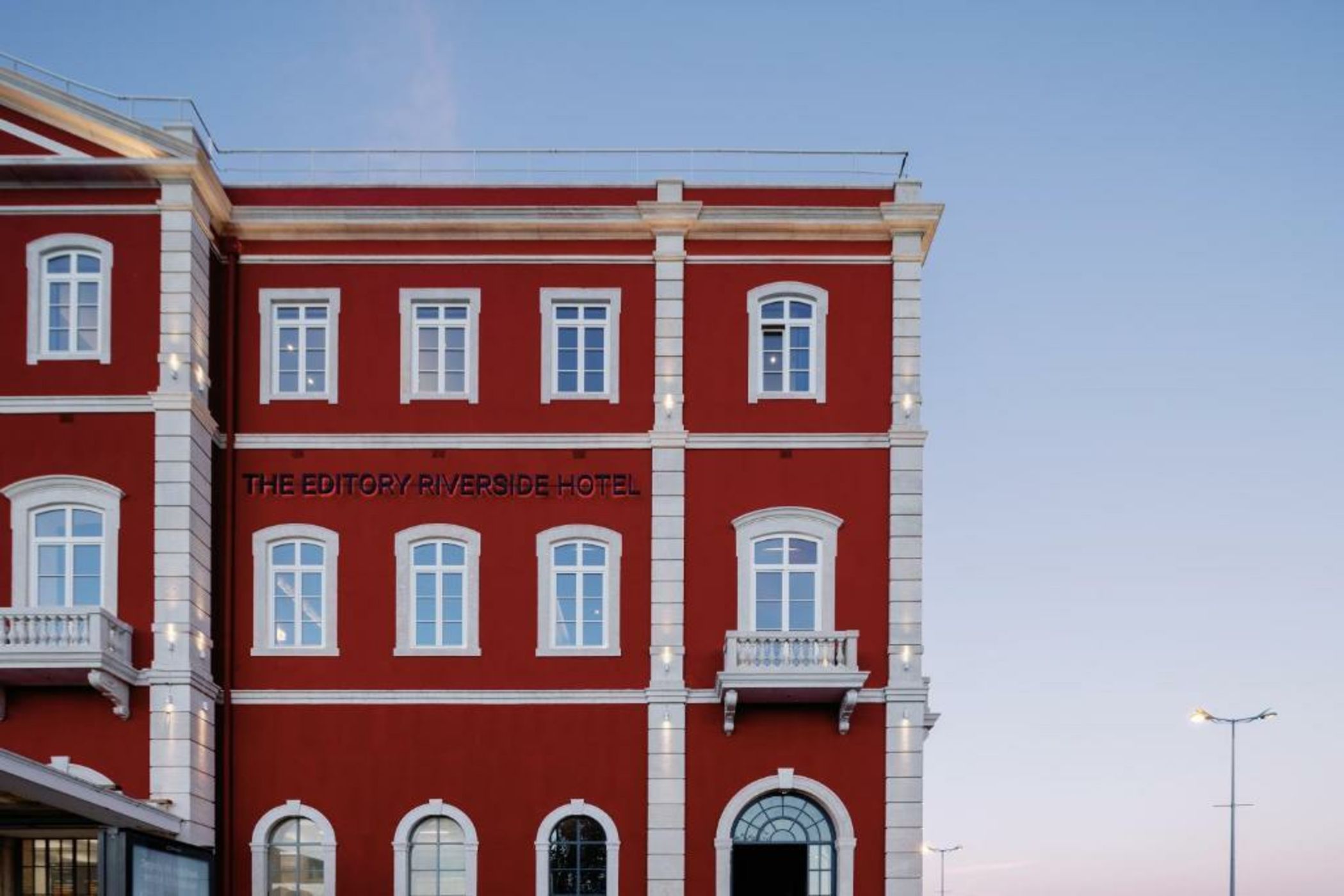 The Editory Riverside Santa Apolónia Hotel