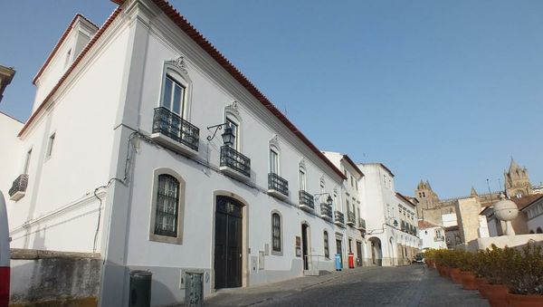 MouraSuites Hotel