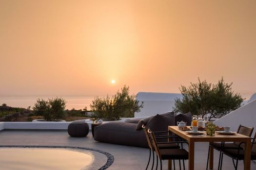 Este Luxury Suites