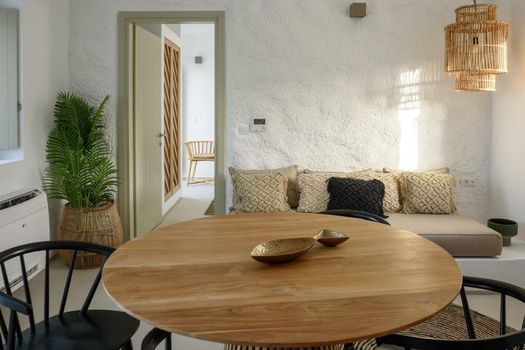 Este Luxury Suites