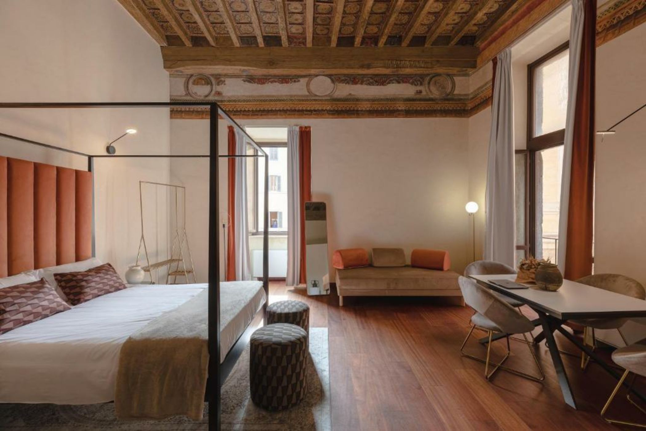 Pantheon Royal Boutique