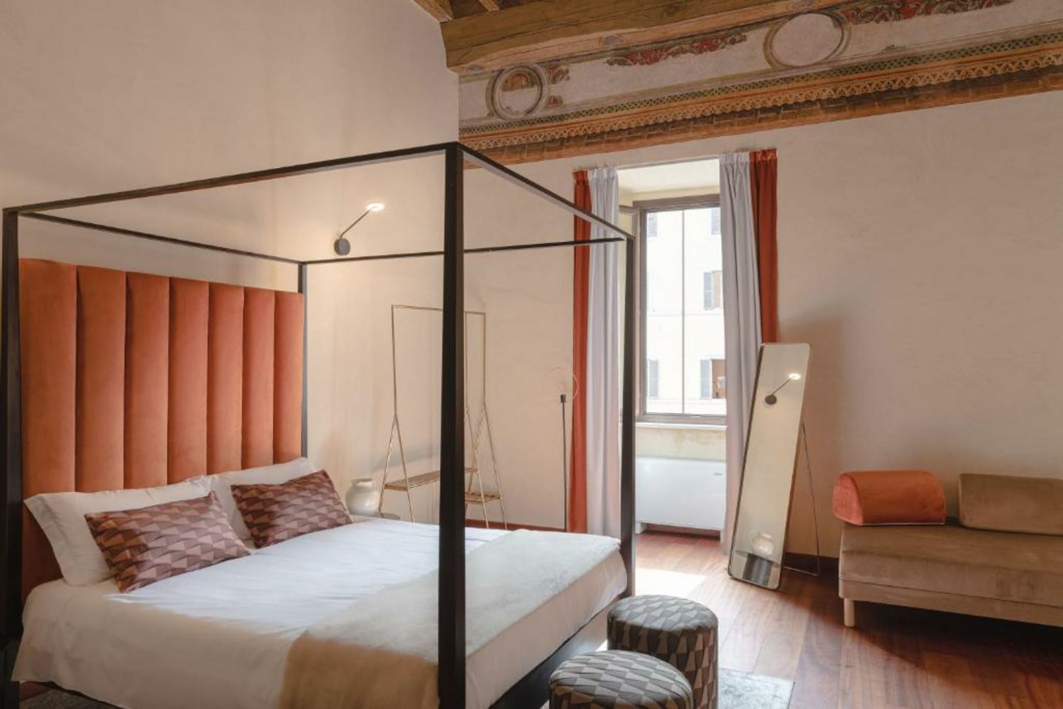 Pantheon Royal Boutique