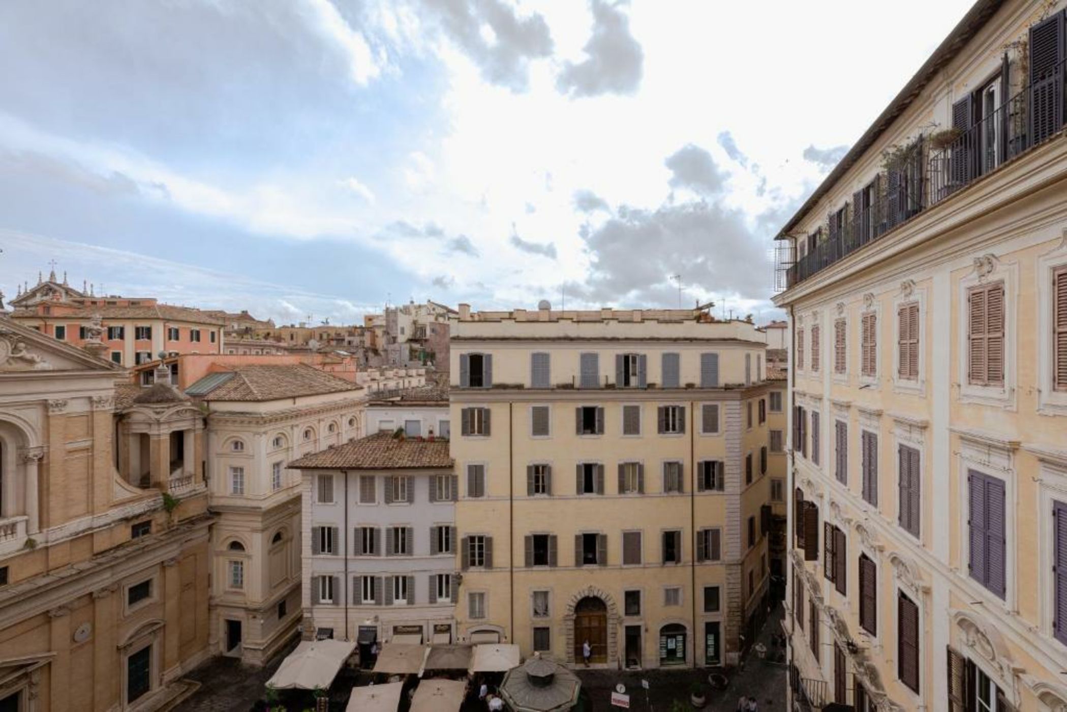 Pantheon Royal Boutique