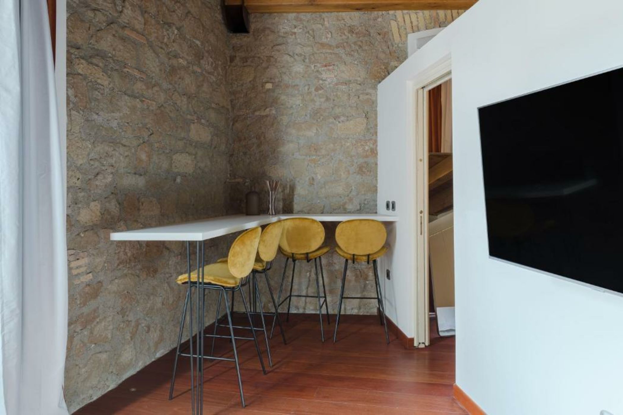 Pantheon Royal Boutique