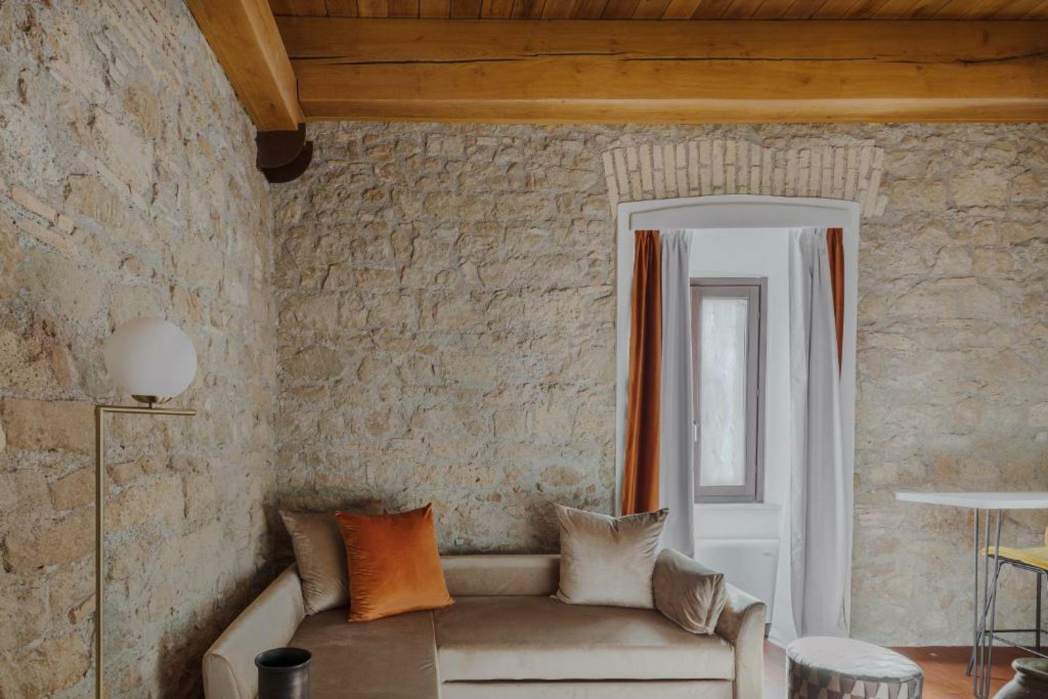 Pantheon Royal Boutique