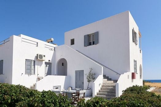 Muses Rooms Milos