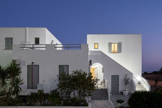 Muses Rooms Milos