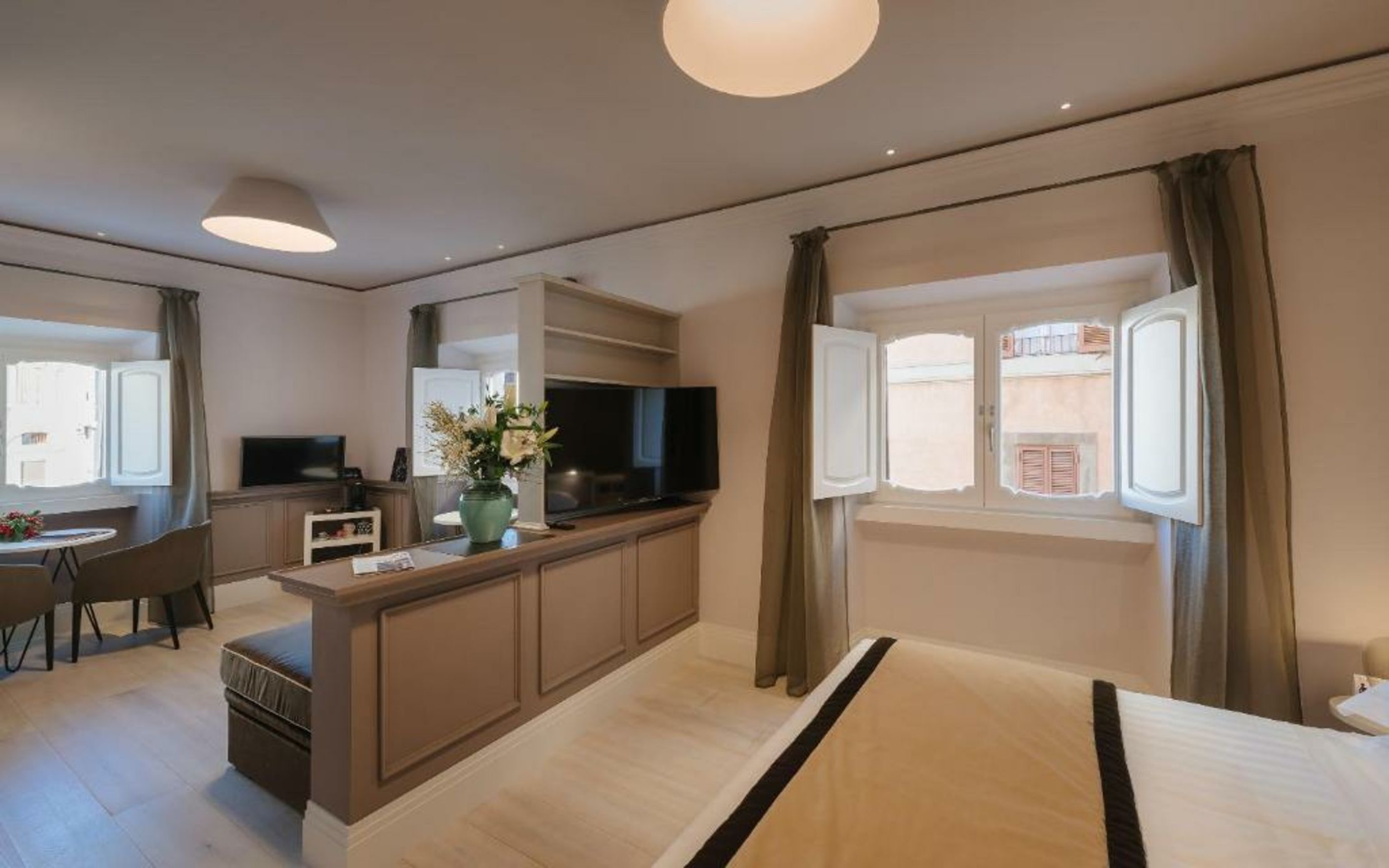 Rhea Silvia Luxury Navona