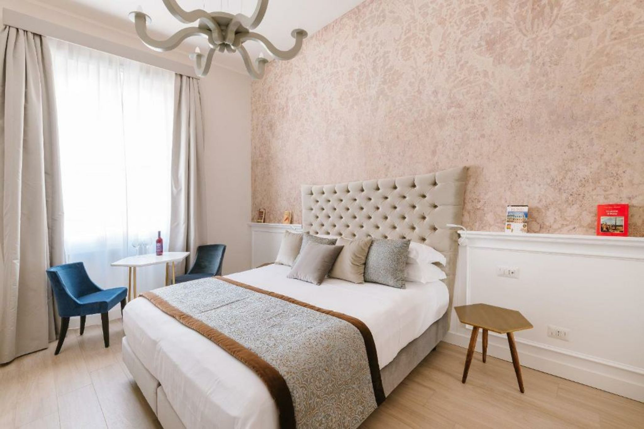 Rhea Silvia Luxury Navona