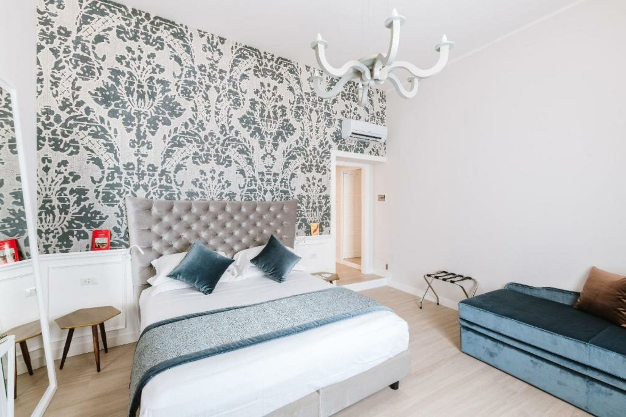 Rhea Silvia Luxury Navona