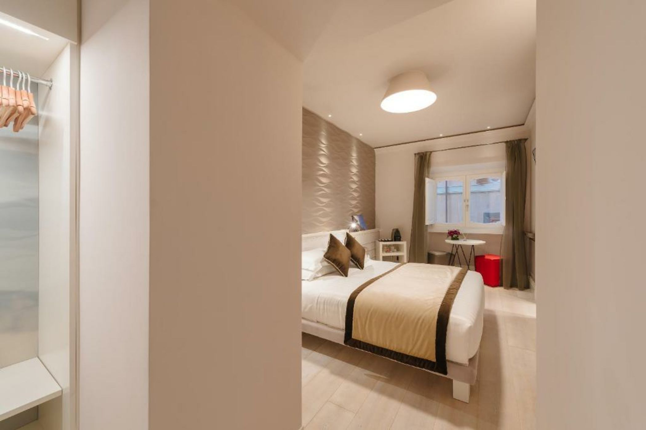 Rhea Silvia Luxury Navona