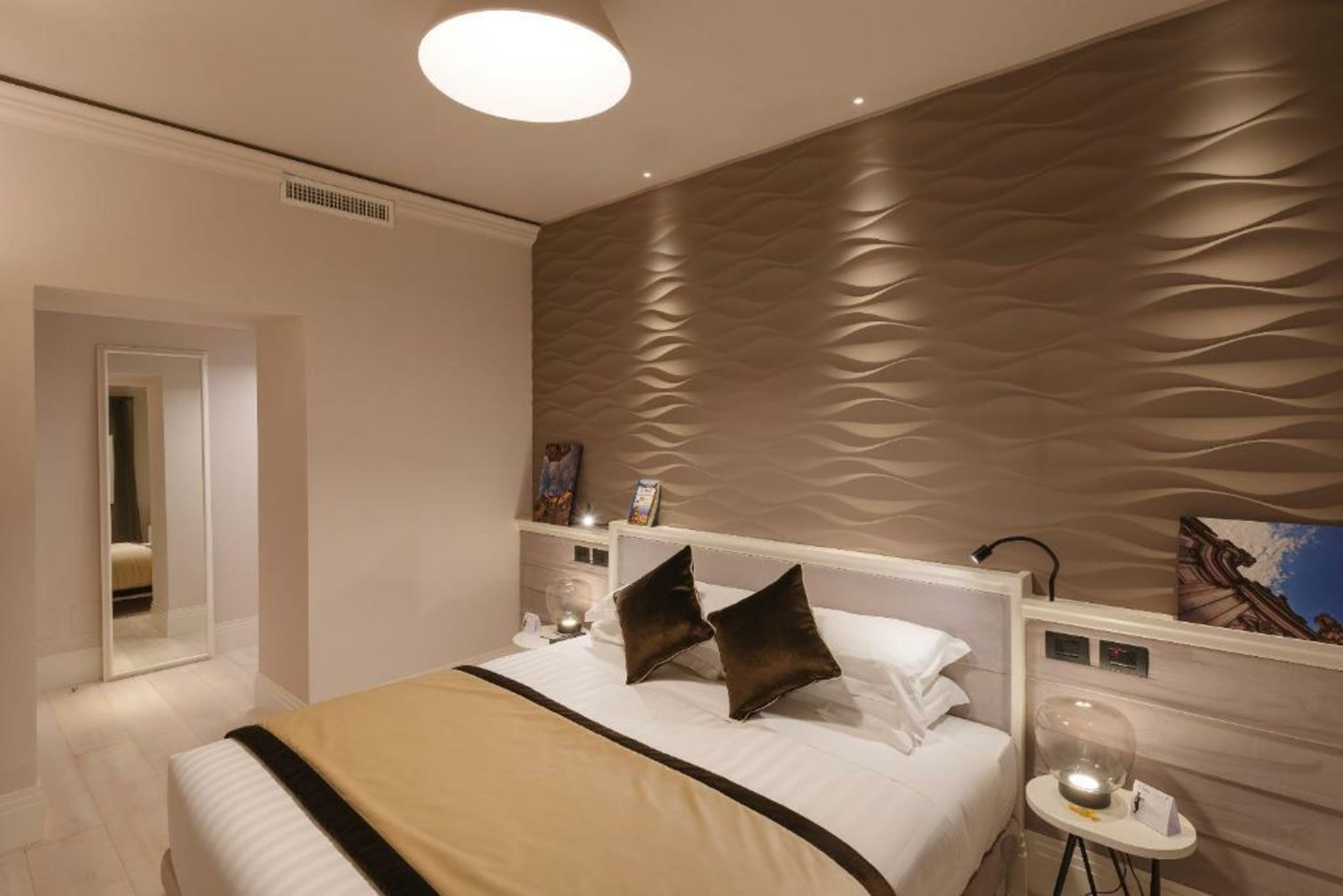 Rhea Silvia Luxury Navona