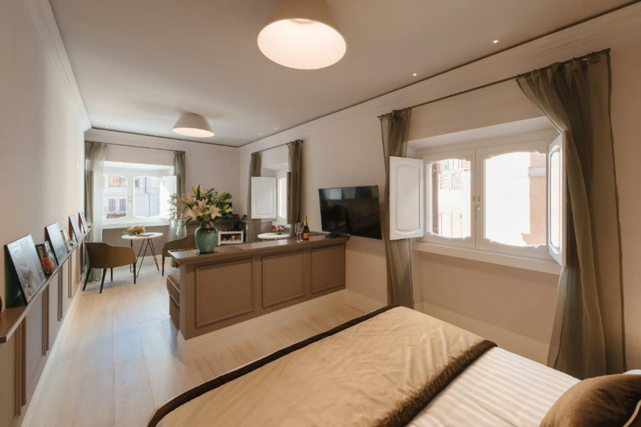 Rhea Silvia Luxury Navona