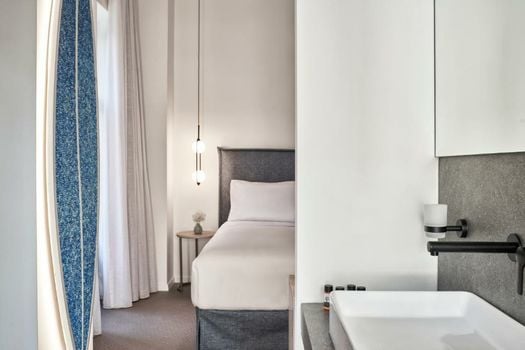 NLH MONASTIRAKI - Neighborhood Lifestyle Hotels