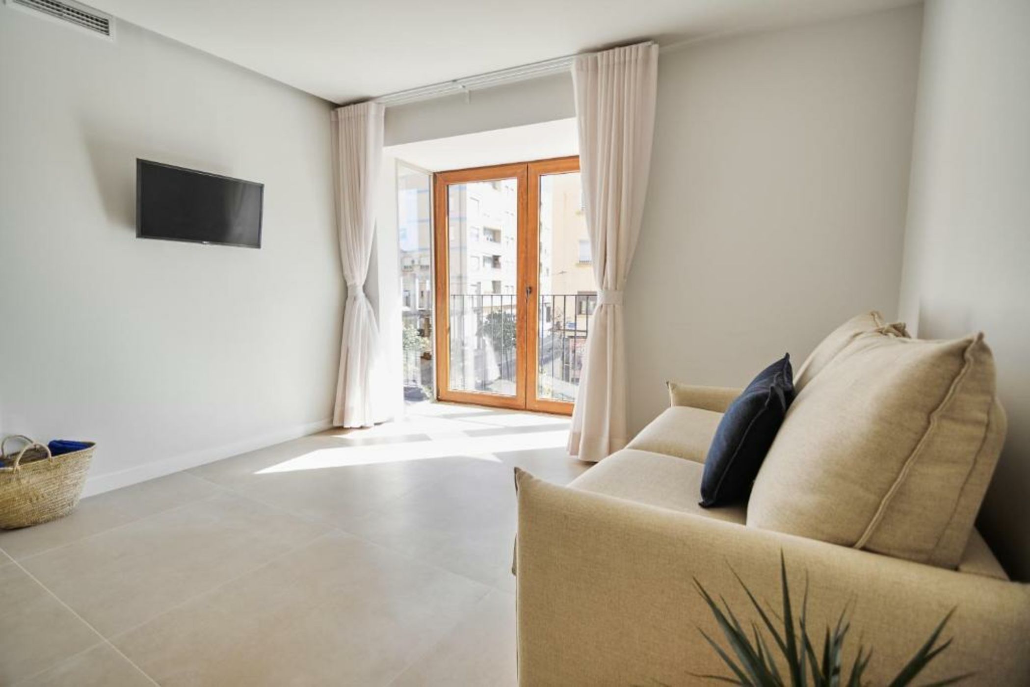 Slow Home Apartments