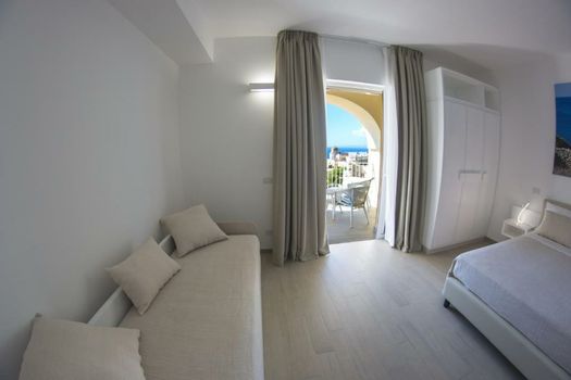 Est hotel