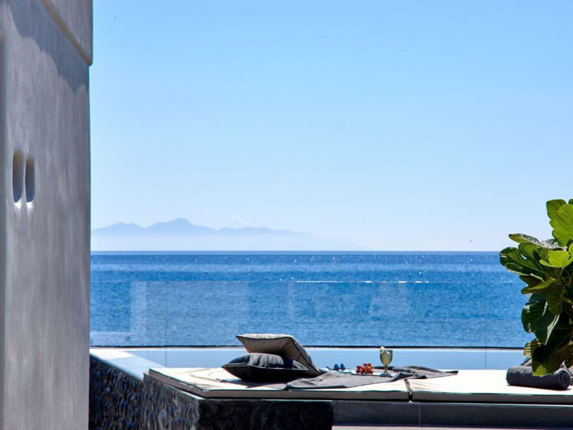 Incognito Beach Villa Santorini