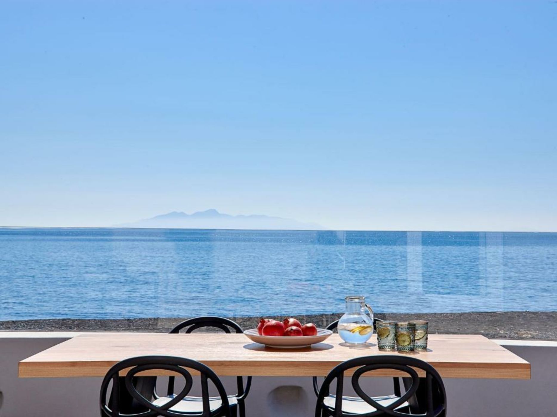 Incognito Beach Villa Santorini