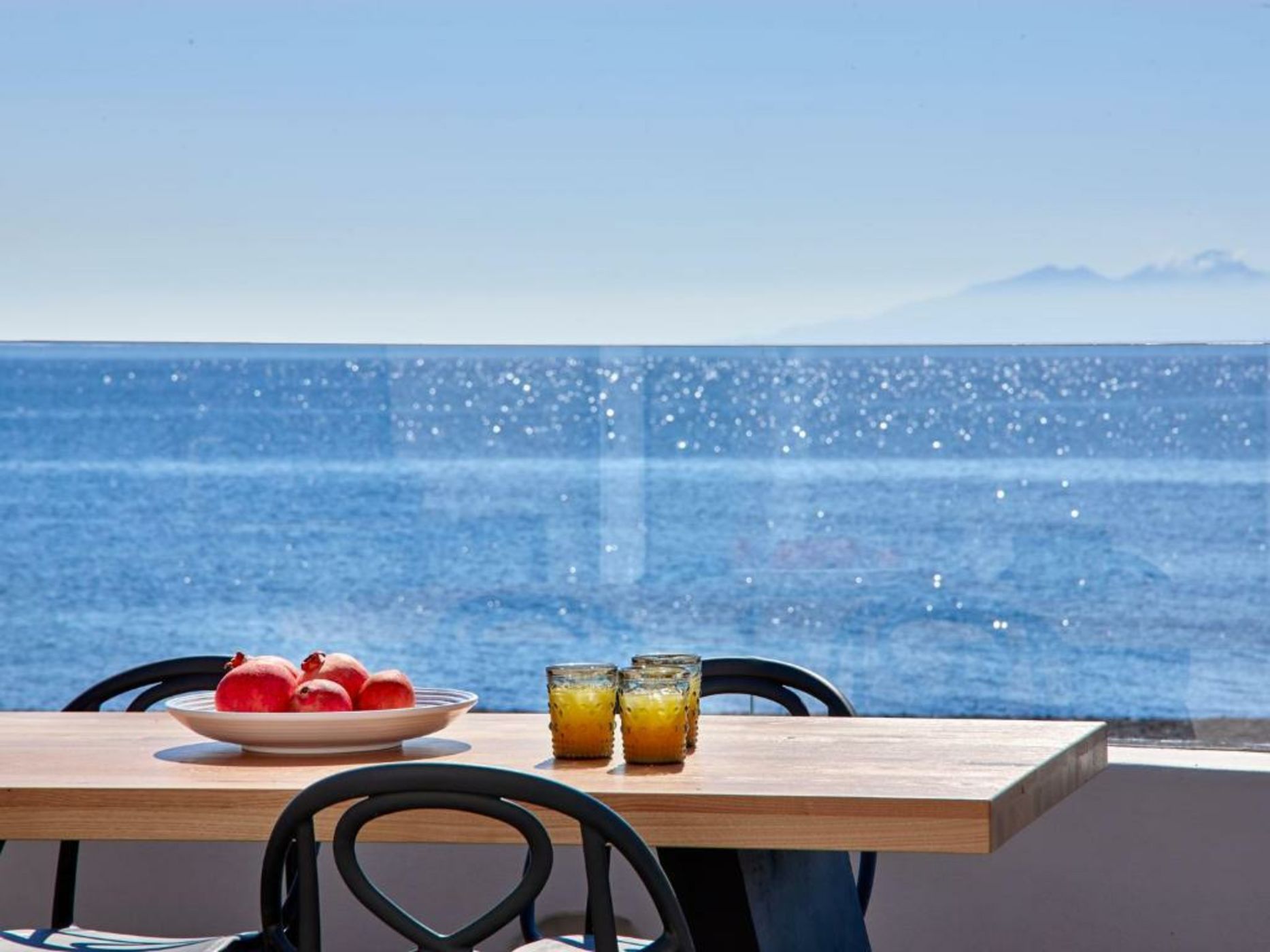 Incognito Beach Villa Santorini