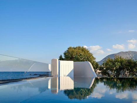 Incognito Beach Villa Santorini